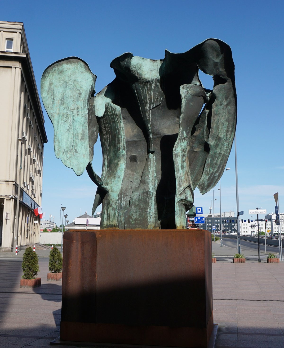 Igor Mitoraj Nascita di Eros bronze sculpture, forecourt of Opera Krakowska, ul. Lubicz 48, Kraków — permanent public art