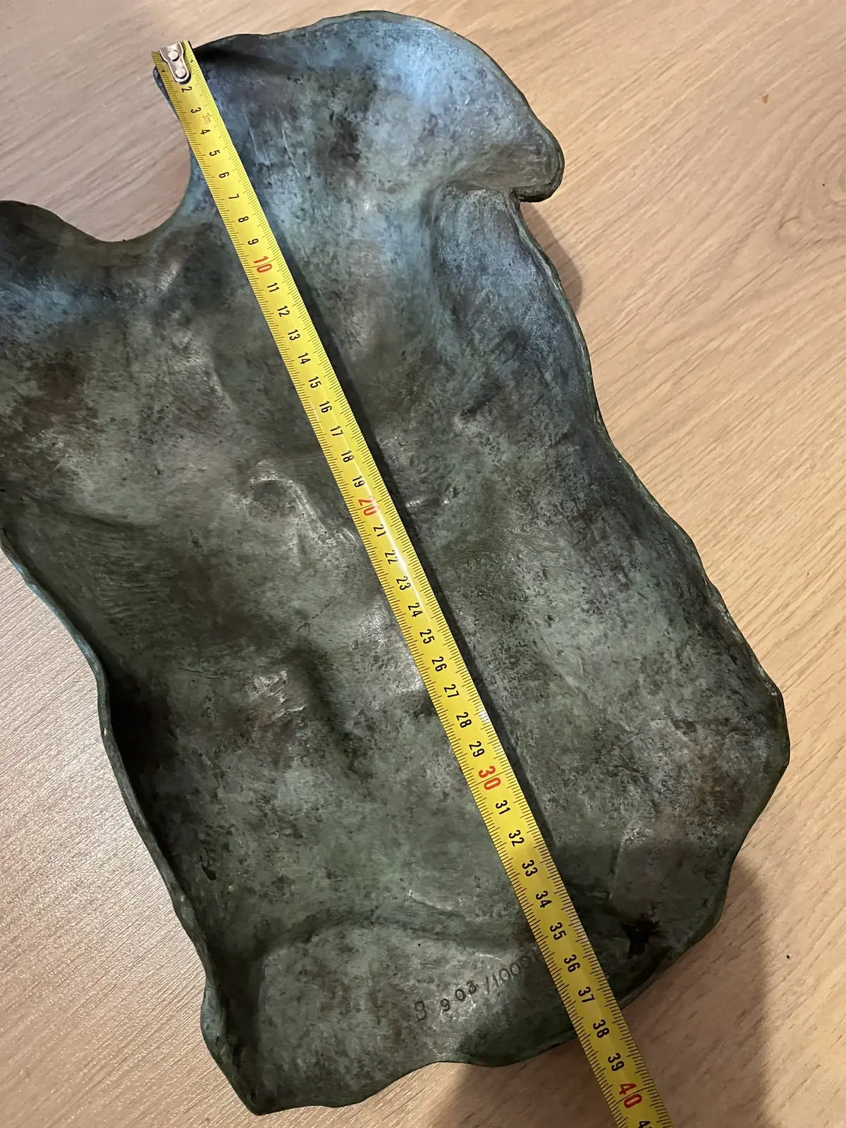 Persée (1988) — rear view with scale — Igor Mitoraj